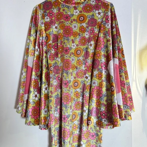 Rare floral mini moth dress - Picture 4 of 4